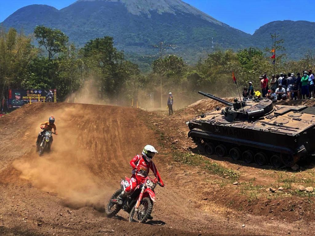 gelaran Kejuaraan Nasional (Kejurnas) Motocross Piala Panglima TNI 2025.