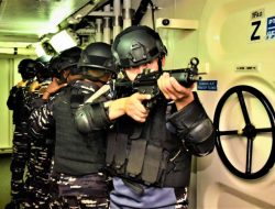 KRI John Lie-358 Asah Ketajaman Tim VBSS di Selat Malaka, Bekal Menuju Latihan Bersama India