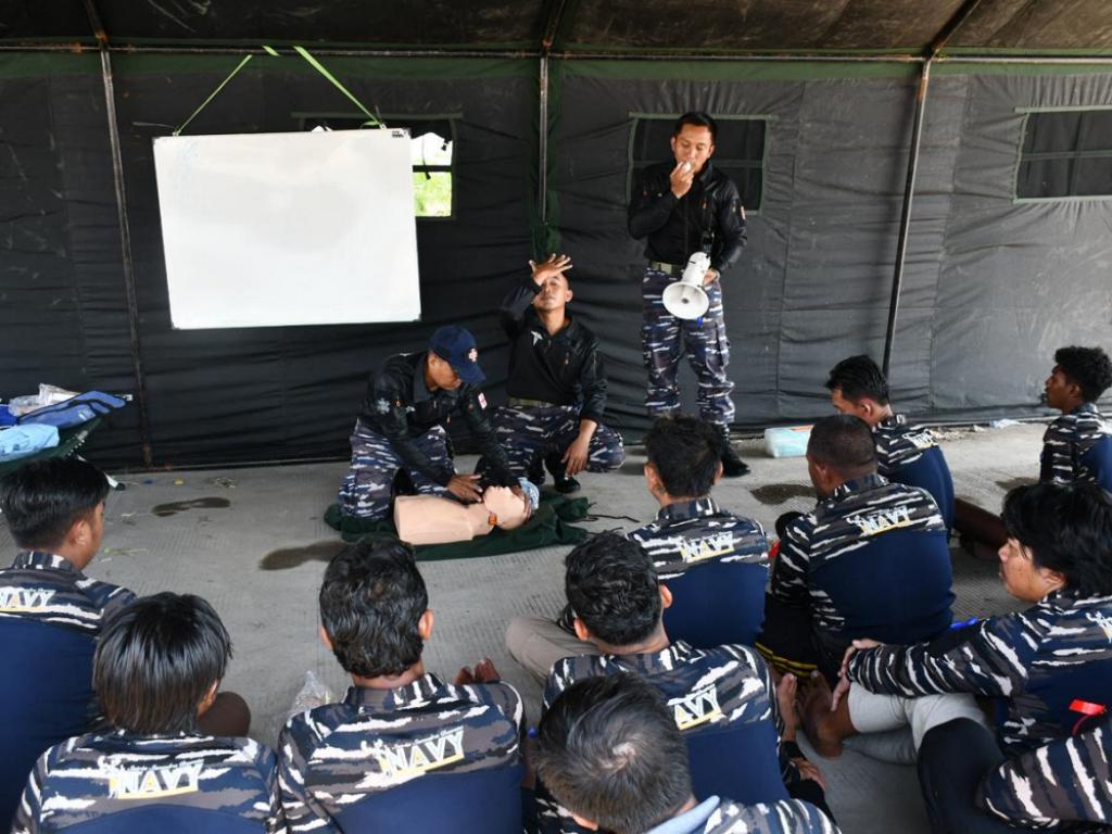 Pelatihan Sea Survival,Lanal Denpasar