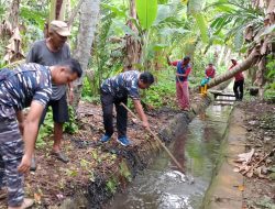 Pos TNI AL Midai Gelar Aksi Sosial: Gotong Royong dan Bantuan Sembako untuk Warga Pulau Midai