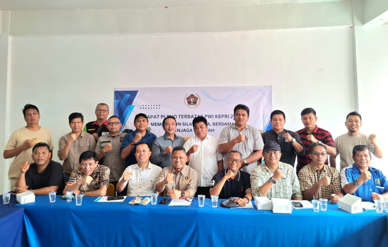 Persatuan Wartawan Indonesia (PWI) Provinsi Kepri menggelar rapat pleno terbatas