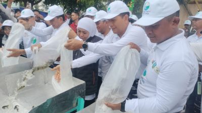 Laksda TNI I G. Putu Alit Jaya, S.H., M.Si., menghadiri dan mendukung langsung kegiatan Aksi Susur Sungai Brantas