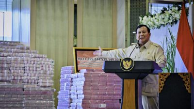 Presiden Prabowo Subianto menyampaikan sambutannya di Gedung Utama Kompleks Kejaksaan Agung RI, Jakarta, pada Senin, 20 Oktober 2025. (Foto: BPMI Setpres)