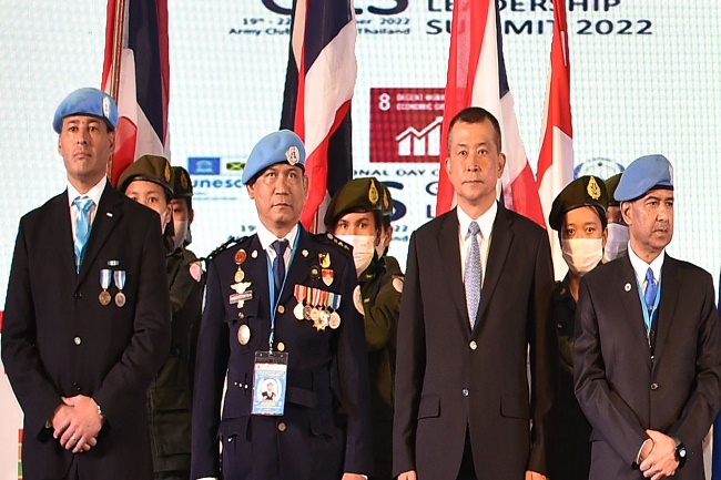 Jejak langkah dedikasi Lt. Gen. Prof. Dr. Rantastia Nur Alangan Prestasi ini menegaskan posisinya sebagai pemikir strategis di kancah diplomasi perdamaian, hukum militer internasional, dan pendidikan transformatif.