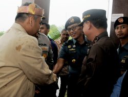 Di Bawah Rintik Hujan, Kaskoarmada I dan Pimpinan Daerah Sambut Ahmad Muzani dengan Tepung Tawar