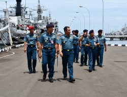 Pangkoarmada I Tinjau Langsung Kesiapan KRI di Pondok Dayung, Tekankan Profesionalisme dan Semangat Juang