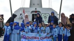 Serunya Siswa PAUD Naik KRI Kodaeral XII Pontianak Kenalkan Cinta Laut Sejak Dini
