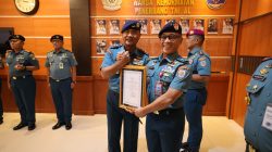 Kaskoarmada II Terima Brevet Kehormatan Penerbangan Dari Danpuspenerbal