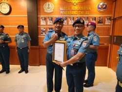 Kaskoarmada II Terima Brevet Kehormatan Penerbangan Dari Danpuspenerbal