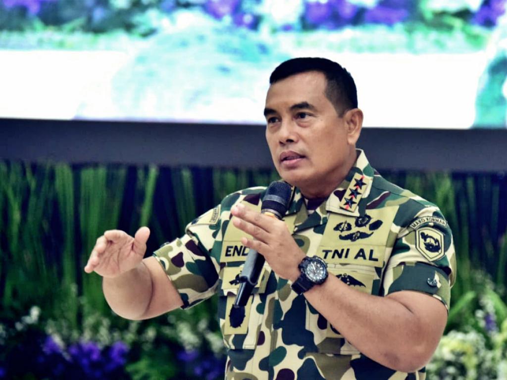 Keterangan Foto: Panglima Korps Marinir, Letnan Jenderal TNI (Mar) Endi Supardi, memimpin Sarasehan Kebangsaan dalam rangka HUT ke-80 Korps Marinir yang dihadiri para Komandan dari masa ke masa dan seluruh Perwira Tinggi.