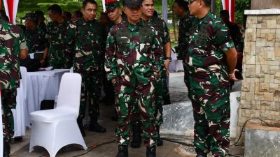 Panglima Komando Armada I (Pangkoarmada I) Laksamana Muda TNI Haris Bima Bayuseto, S.E., M.Si., M.Tr.Opsla. menghadiri kegiatan Gladi Model Latihan Integrasi TNI Tahun 2025 yang berlangsung di Danau Akademi TNI, Cilangkap, Rabu (12/11/2025).