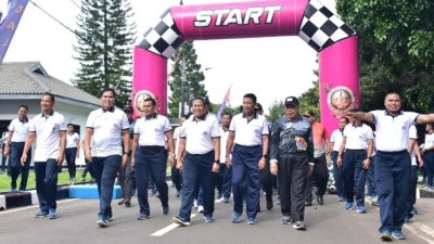 Olahraga Bersama Prajurit Petarung Marinir di Kesatrian Marinir Cilandak