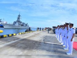 Kunjungan JS Harusame Perkuat Navy Brotherhood, Kodaeral III Sambut Hangat Kapal Perang Jepang