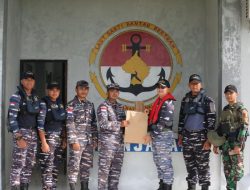 KRI Bung Tomo 357 Tinjau Pos AL Pulau Laut dan Satgas Pamtas XXIX di Pulau Sekatung