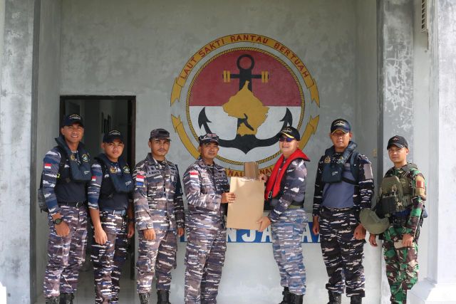 Guspurla Koarmada I, KRI Bung Tomo-357 melakukan kunjungan silaturahmi dan peninjauan ke Pos AL