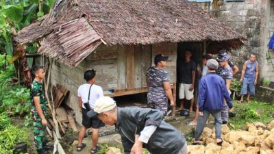 mengubah sebuah rumah tidak layak huni (RTLH) menjadi rumah layak huni (RLH) bagi warga kurang mampu