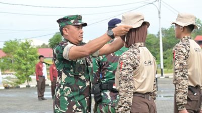 Kunjungan ke KRI dr. Suharso-990 Perkuat Wawasan Kemaritiman