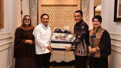 Pangkoarmada I Laksda TNI Haris Bima Bayuseto melaksanakan anjangsana ke kediaman mantan Kepala Staf Angkatan Laut, Laksamana TNI (Purn) Prof. Dr. Marsetio, M.M.