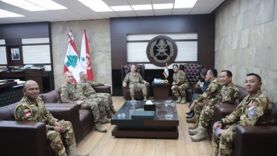 Kepala Staf TNI Angkatan Laut (KSAL) Laksamana Muhammad Ali diterima dengan hangat oleh Asisten Sekretaris Jenderal Perserikatan Bangsa-Bangsa (PBB), Khaled Khiari, di kantornya di Yarzeh, Lebanon.