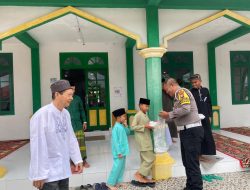 Kasat Lantas Polres Natuna Pimpin Langsung Jumat Berkah Bagikan Makanan untuk Perkuat Sinergi dengan Masyarakat
