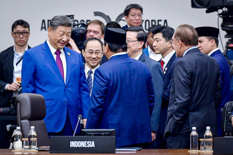 Presiden Republik Indonesia Prabowo Subianto menghadiri APEC Economic Leaders’ Meeting (AELM) sesi ke-2 di Hwabaek International Convention Centre (HICO), Gyeongju, Republik Korea, pada Sabtu, 1 November 2025. (Foto: BPMI Setpres)