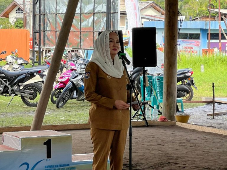 Bupati Natuna Cen Sui Lan