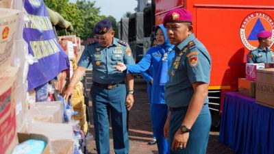 Komandan Kodaeral III, Laksda TNI Uki Prasetia, S.T., M.M., didampingi Ketua Daerah Jalasenastri, Ny. Hening Uki Prasetia, secara langsung meninjau kesiapan posko