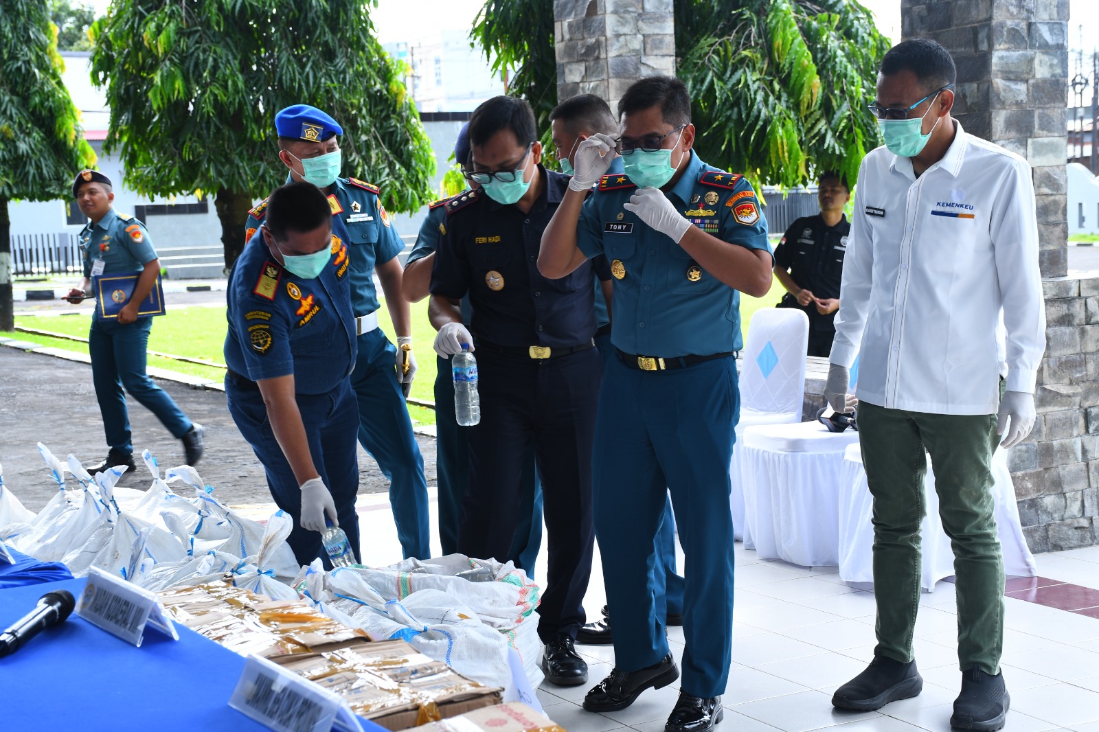 Temuan Mengejutkan: Ribuan Liter Disimpan dalam Berbagai Kemasan
