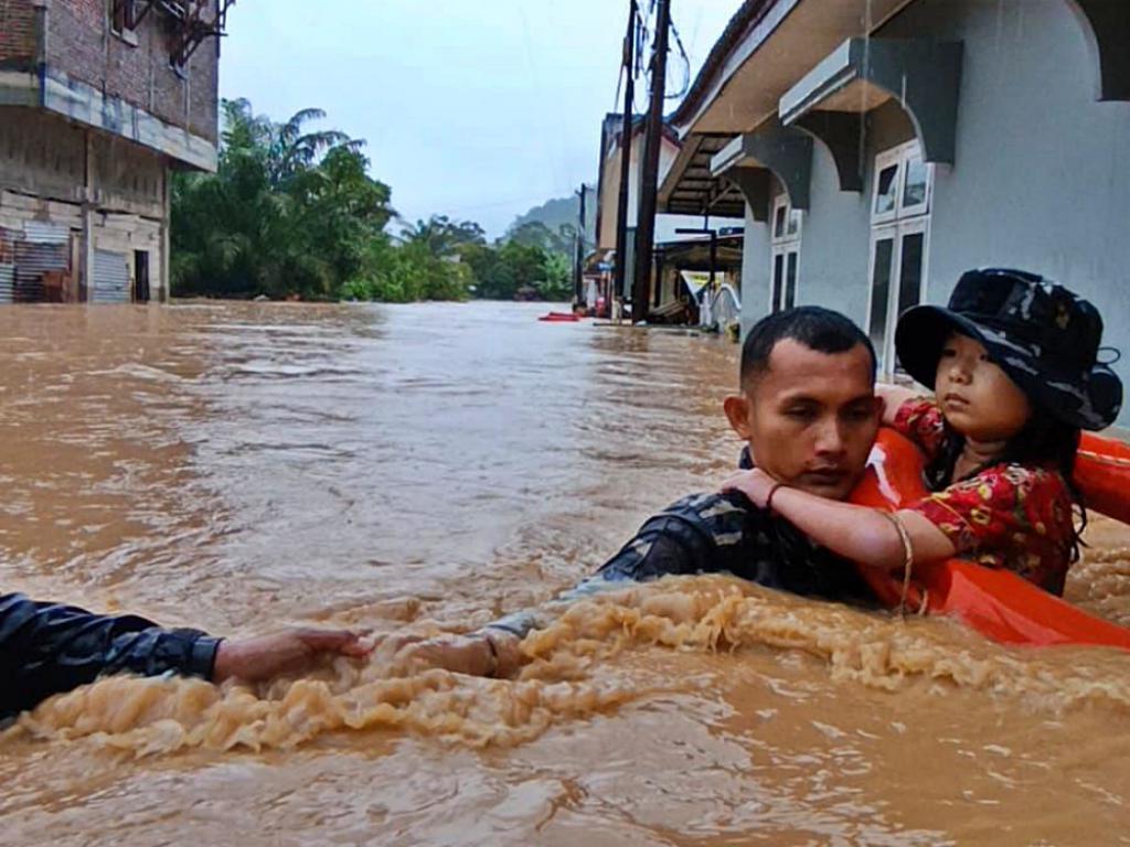 Aksi kemanusiaan ini merupakan implementasi langsung dari penekanan Kepala Staf Angkatan Laut