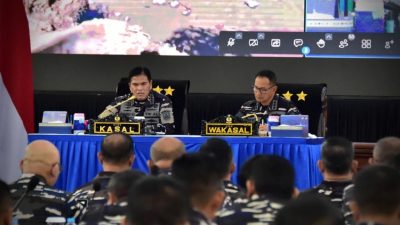 Kepala Staf Angkatan Laut (Kasal) Laksamana TNI Dr. Muhammad Ali memimpin Apel Komandan Satuan