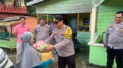 Polsek Bunguran Timur Pererat Silaturahmi dengan ‘Jumat Berbagi’ untuk Warga Desa Selemam Natuna
