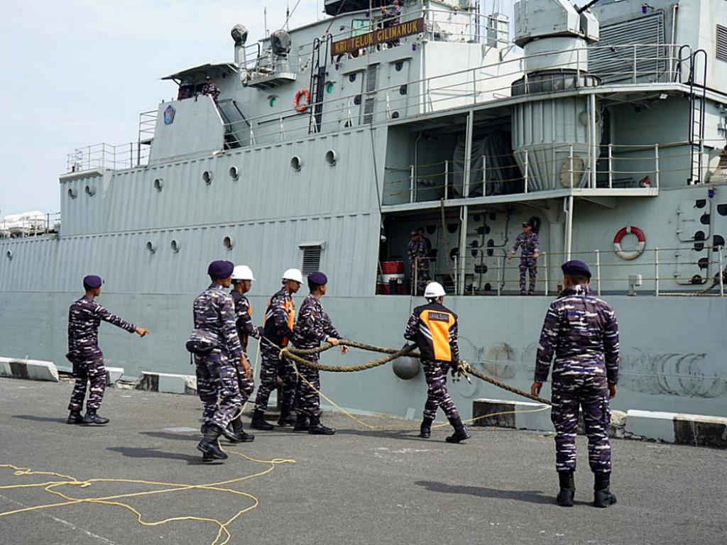 KRI Teluk Gilimanuk-531.