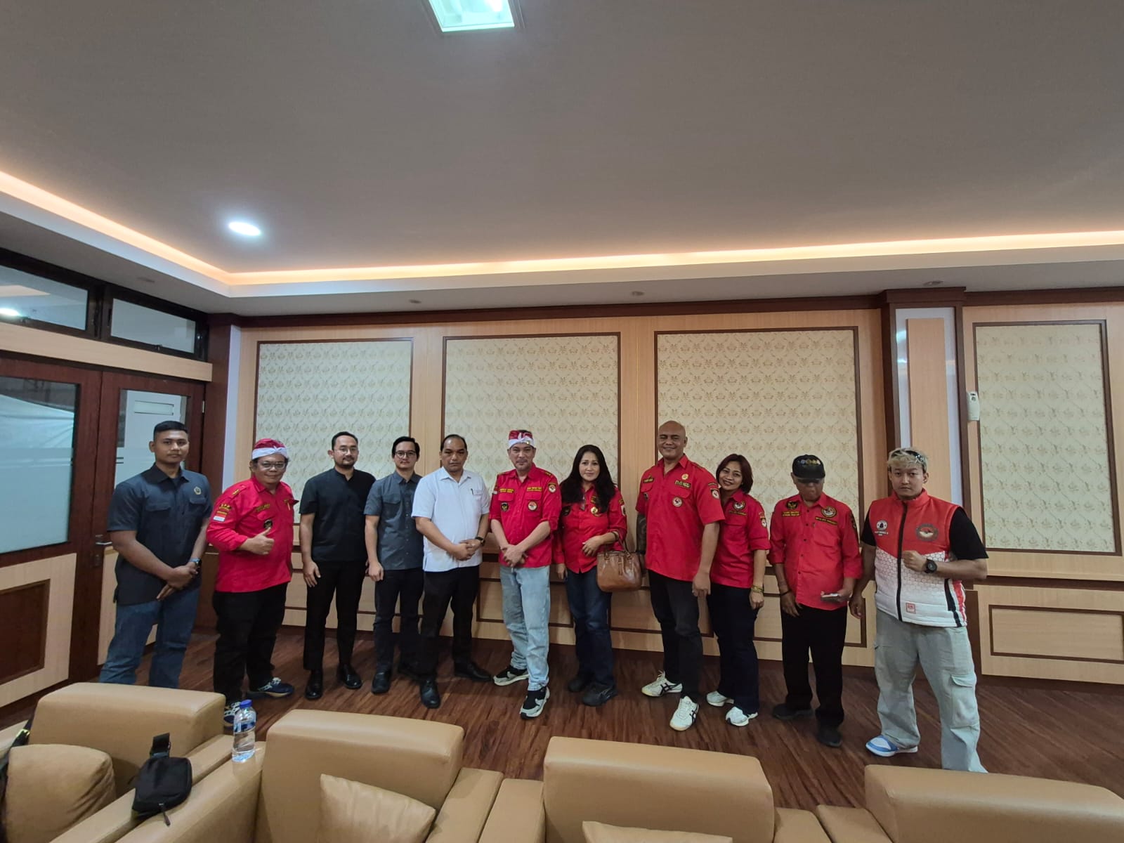 Kantor Imigrasi Kelas I Khusus Ngurah Rai menyambut kunjungan audiensi dan silaturahmi dari Setya Kita Pancasila (SKP), organisasi kemasyarakatan yang dekat dengan relawan pendukung Prabowo Subianto