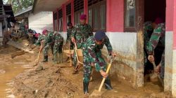 Semenjak Hari Pertama Pasca Bencana, Prajurit Korps Marinir TNI AL Berjibaku Kembalikan Akses Pendidikan di Tapanuli Tengah