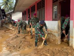 Semenjak Hari Pertama Pasca Bencana, Prajurit Korps Marinir TNI AL Berjibaku Kembalikan Akses Pendidikan di Tapanuli Tengah