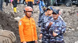 KRI Dokter Wahidin TNI AL Hadir di Siau, Tangan Kuat dan Hati yang Merangkul Korban Bencana Sitaro