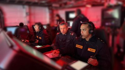 KRI Prabu Siliwangi-321 di bawah komando Komandan KRI Kolonel Laut (P) Kurniawan Koes Atmadja