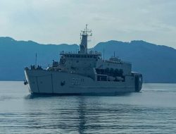 KRI Teluk Bintuni Sandar di Ambon, Lanjutkan Penguatan Kogarda di Tapal Batas Timur
