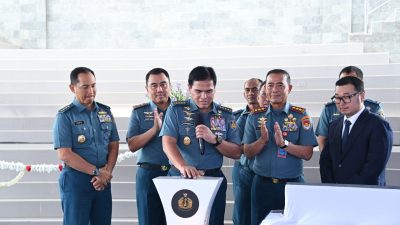 Kepala Staf Angkatan Laut (Kasal) Laksamana TNI Dr. Muhammad Ali meresmikan Gedung Damage Control Simulator