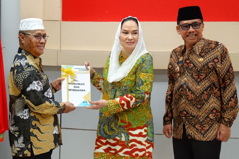 Acara yang dipimpin langsung oleh Bupati Natuna, Cen Sui Lan, didampingi Wakil Bupati, Jarmin, ini digelar di Ruang Rapat Lantai 2 Kantor Bupati