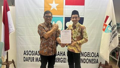 Dewan Pengurus Daerah Tingkat I (DPD I) Provinsi Kalimantan Selatan melalui penyerahan Surat Keputusan (SK)