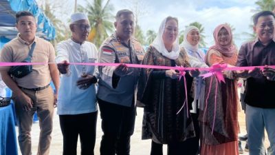 Bupati Natuna, Ibu Cen Sui Lan, dengan penuh haru meresmikan Satuan Pelayanan Pemenuhan Gizi (SPPG) Kecamatan Bunguran Timur Laut