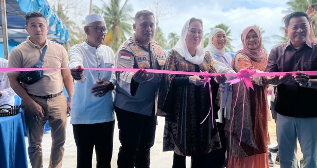 Bupati Natuna, Ibu Cen Sui Lan, dengan penuh haru meresmikan Satuan Pelayanan Pemenuhan Gizi (SPPG) Kecamatan Bunguran Timur Laut