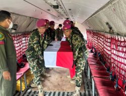 Pangkormar Pimpin Pengantaran Terakhir Dua Prajurit Marinir Korban Longsor Cisarua