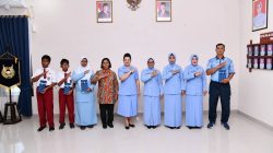Ketua PIA Ardhya Garini Lanud RSA saluran Bantuan Pendidikan Anak