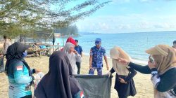 Gotong Royong Lintas Instansi Lanud RSA  Bersihkan Pesisir Natuna