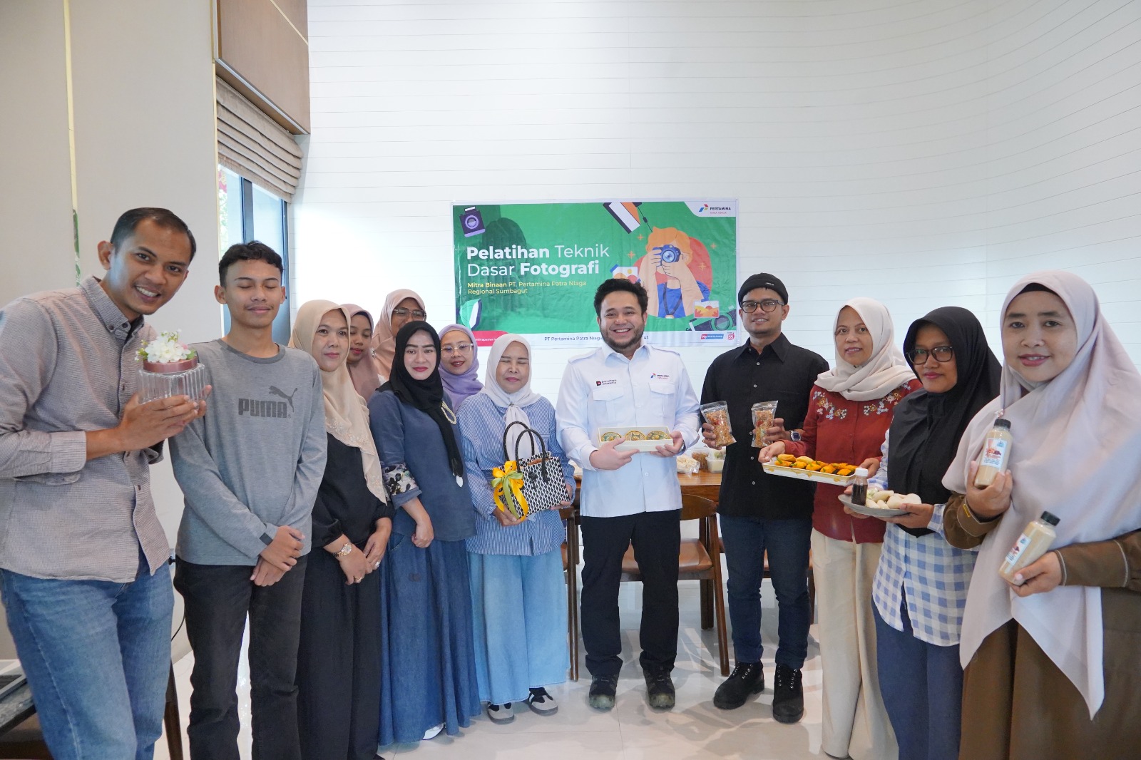 Pertamina Patra Niaga Regional Sumatera Bagian Utara (Sumbagut) menggelar Pelatihan Fotografi Dasar dan Fotografi Produk bagi para UMKM