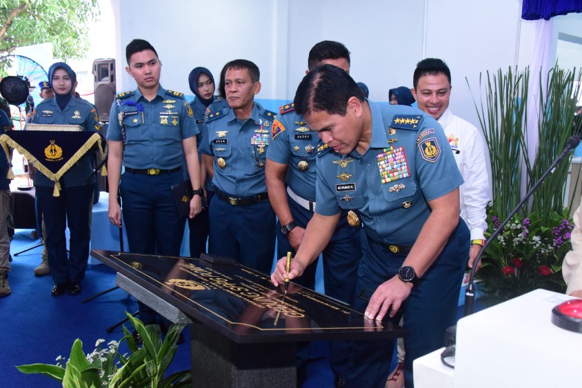 Kepala Staf Angkatan Laut (Kasal) Laksamana TNI Dr. Muhammad Ali meresmikan Gedung Satuan Pelayanan Pemenuhan Gizi (SPPG) Pusat Polisi Militer Angkatan Laut (Puspomal)