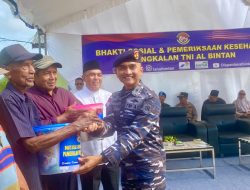 Angkatan Laut Bakti Sosial Cek Kesehatan Warga Desa Busung Kabupaten Bintan