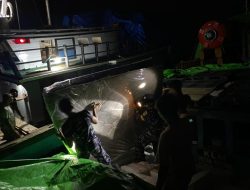 KLM Putra Natuna Tabrak Karang di Perairan Serasan, 4 ABK Selamat Dievakuasi Tim Gabungan